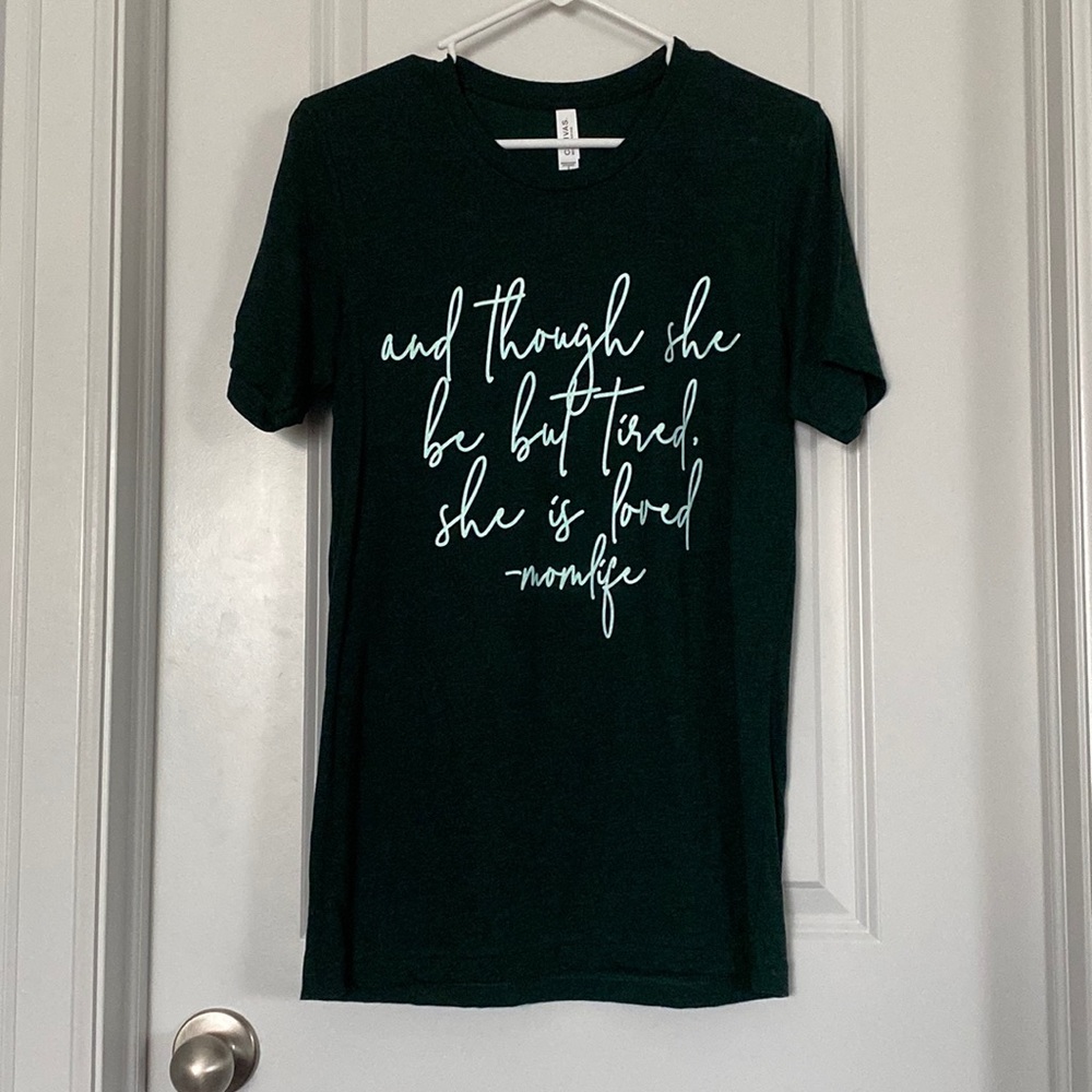 Mom graphic tee
